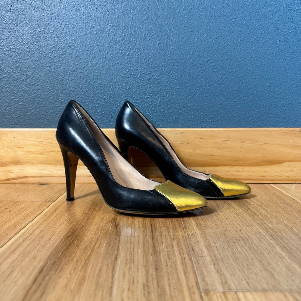 Coye Nokes Black Leather 4” High Heels with Metallic Gold Detail Size 39